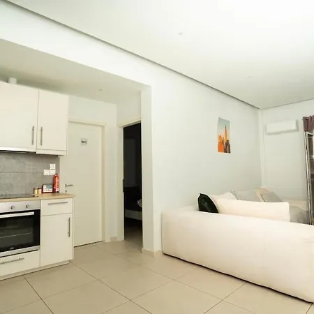 Homey Renovated 1 Bedroom Apartment In Kesariani Atina Dış mekan fotoğraf