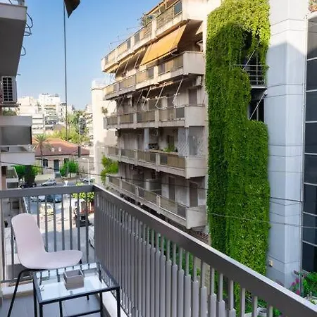Homey Renovated 1 Bedroom Apartment In Kesariani Atina Dış mekan fotoğraf
