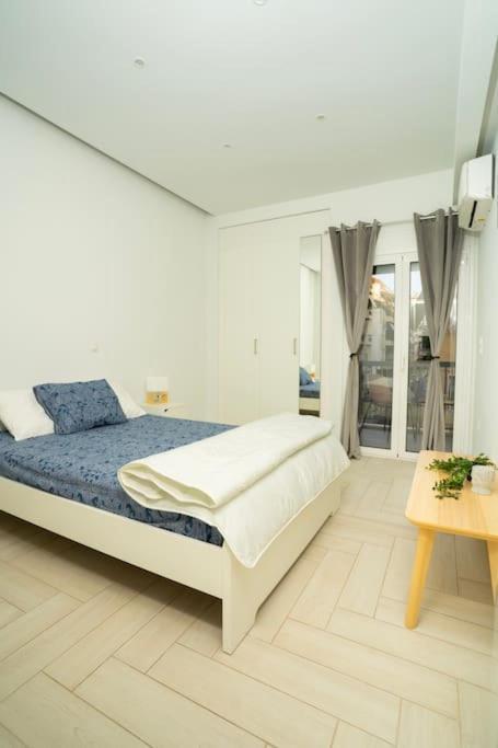 Homey Renovated 1 Bedroom In Kesariani Апартаменты