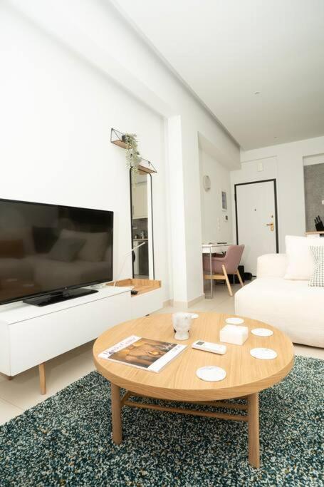 Apartment Homey Renovated 1 Bedroom In Kesariani *